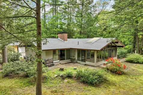 25 Wendover Way Bedford NH 03110