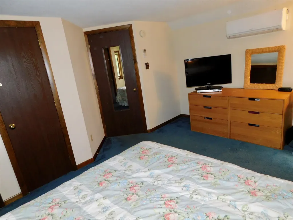 43 Old Beach Circle Grantham NH 03753