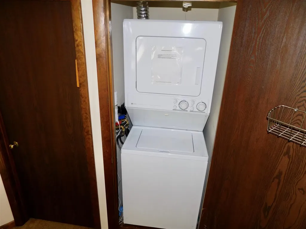 43 Old Beach Circle Grantham NH 03753