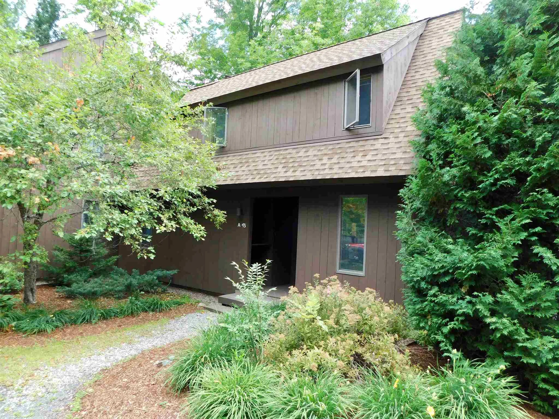 43 Old Beach Circle Grantham NH 03753