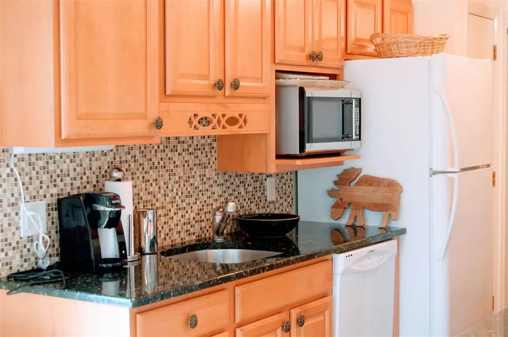 27 Bay Tree Lane Grantham NH 03753