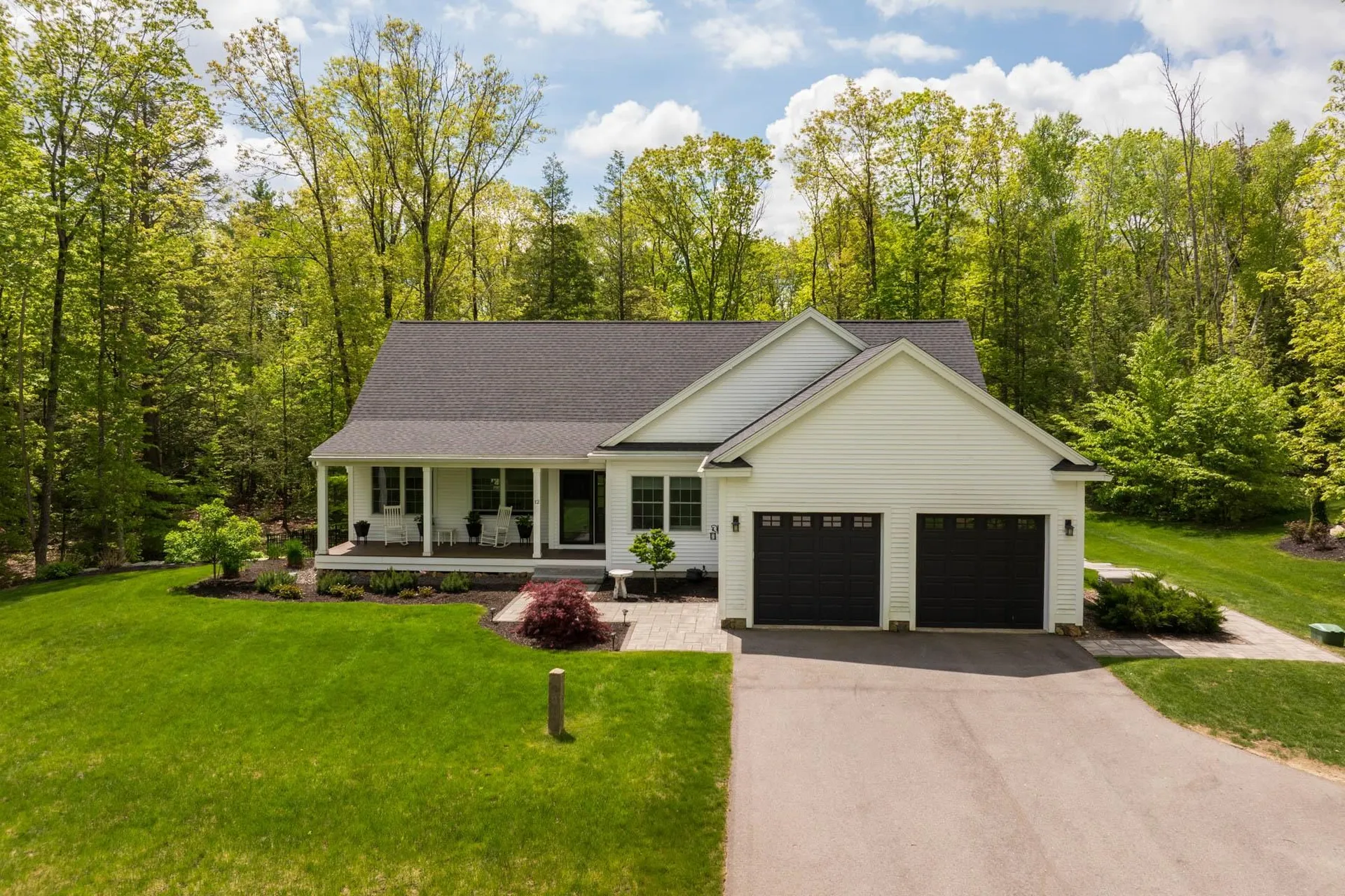 12 Drake Lane Epping NH 03042