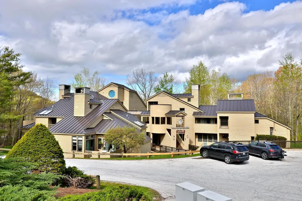 55 Fox Hollow Village Mendon VT 05701