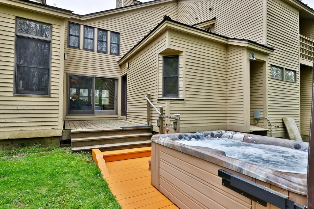 55 Fox Hollow Village Mendon VT 05701