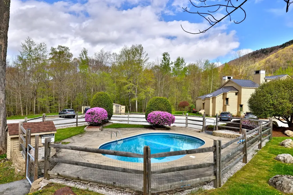 55 Fox Hollow Village Mendon VT 05701