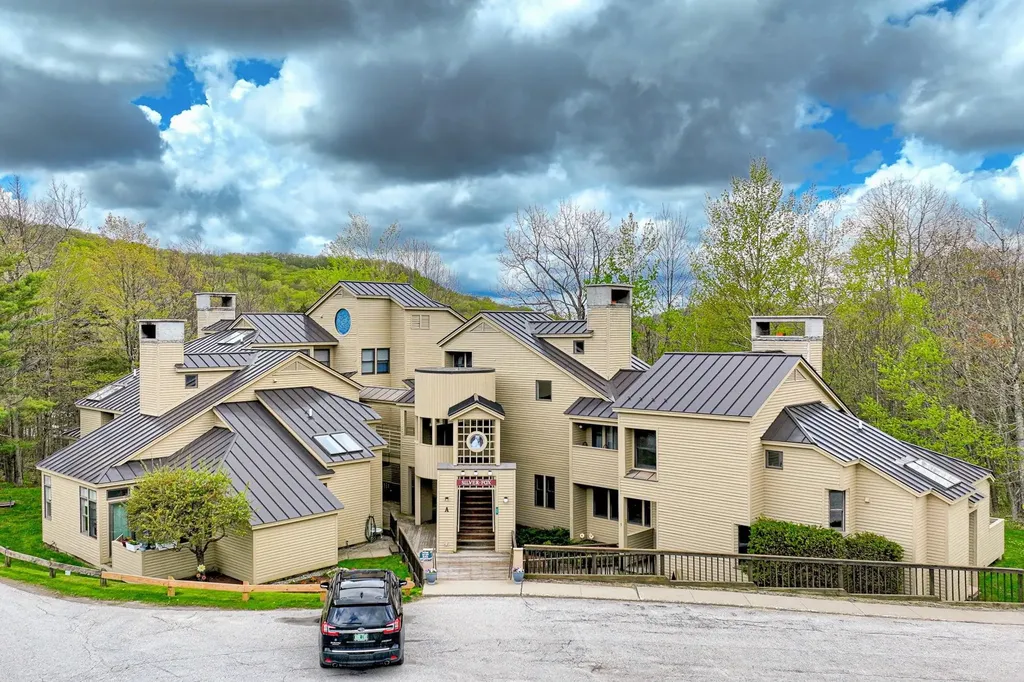 55 Fox Hollow Village Mendon VT 05701