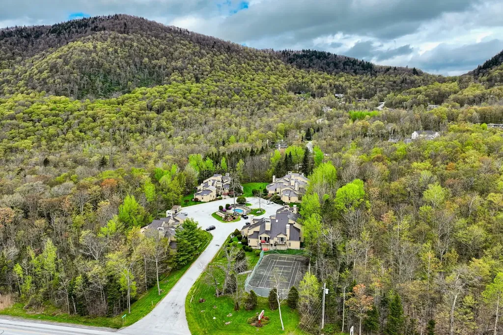 55 Fox Hollow Village Mendon VT 05701