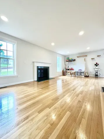 8 Heathrow Court Nashua NH 03063