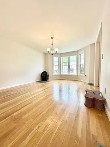 8 Heathrow Court Nashua NH 03063