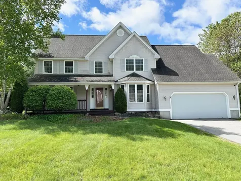 8 Heathrow Court Nashua NH 03063