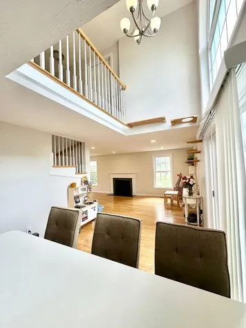 8 Heathrow Court Nashua NH 03063