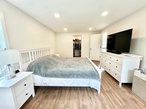 8 Heathrow Court Nashua NH 03063