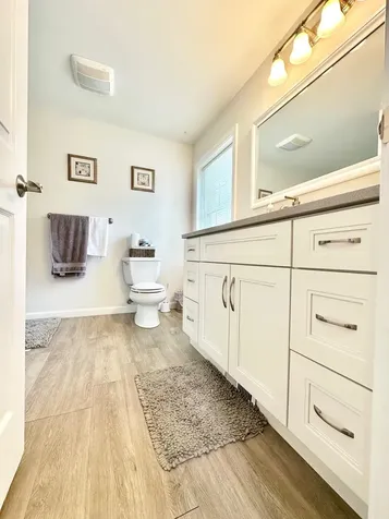 8 Heathrow Court Nashua NH 03063