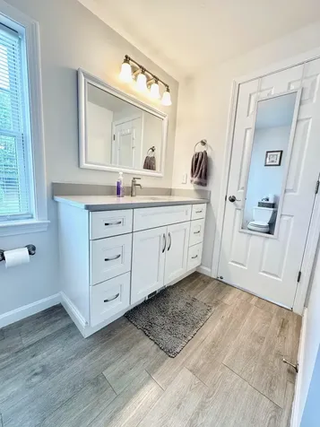 8 Heathrow Court Nashua NH 03063