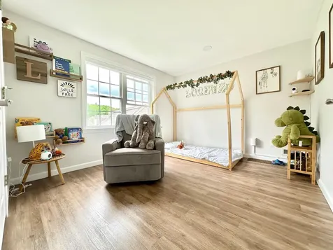 8 Heathrow Court Nashua NH 03063