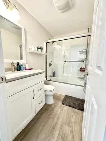 8 Heathrow Court Nashua NH 03063