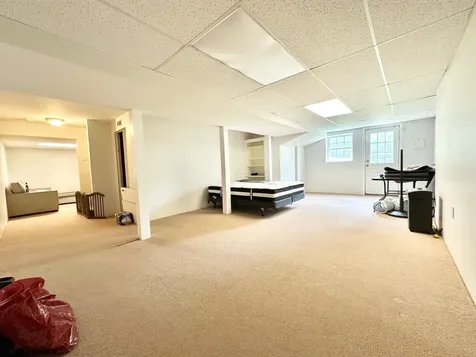 8 Heathrow Court Nashua NH 03063