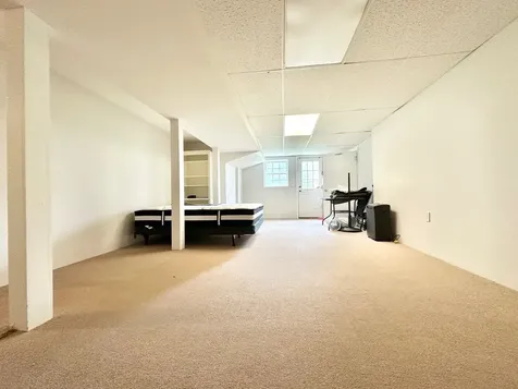 8 Heathrow Court Nashua NH 03063