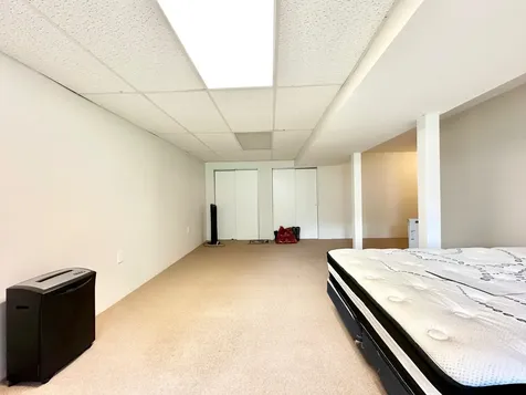 8 Heathrow Court Nashua NH 03063