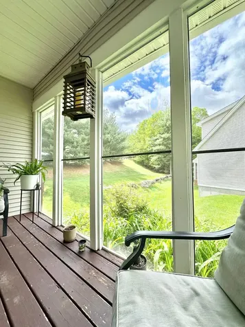 8 Heathrow Court Nashua NH 03063