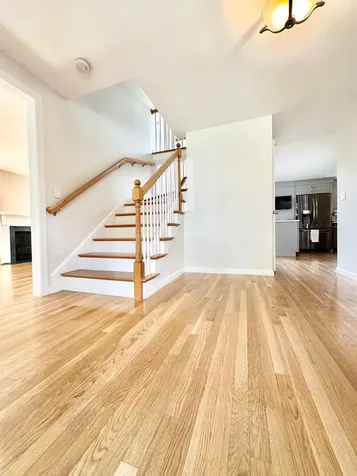 8 Heathrow Court Nashua NH 03063
