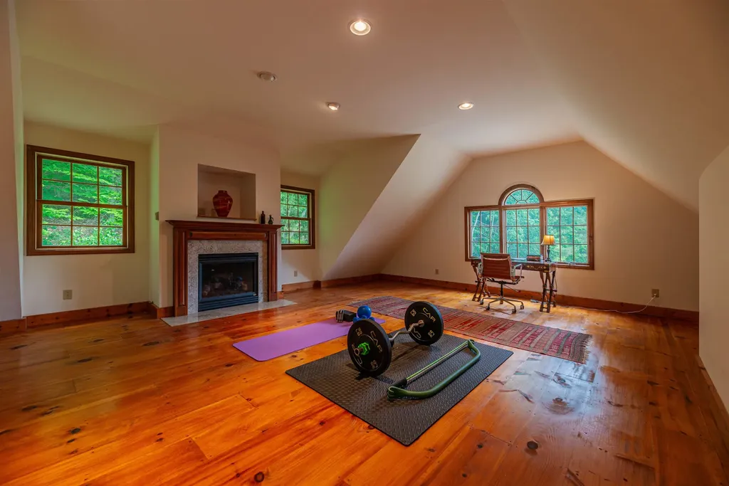 359 Chaves Road Londonderry VT 05148