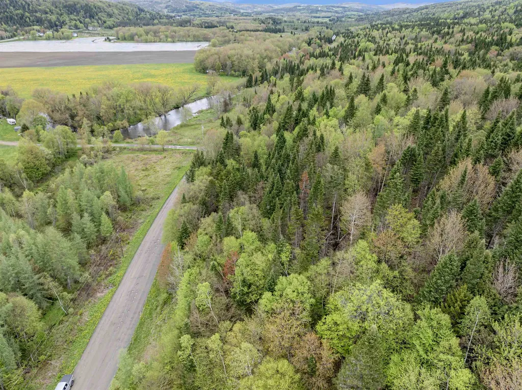 - Halls Stream Road Pittsburg NH 03592