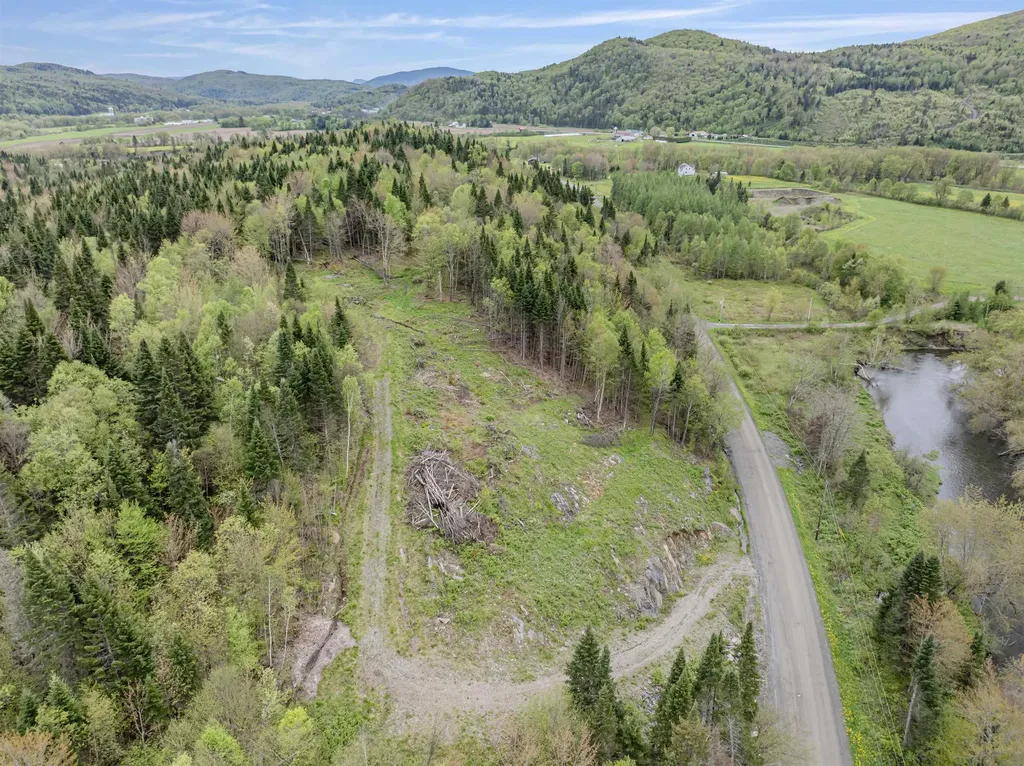 - Halls Stream Road Pittsburg NH 03592