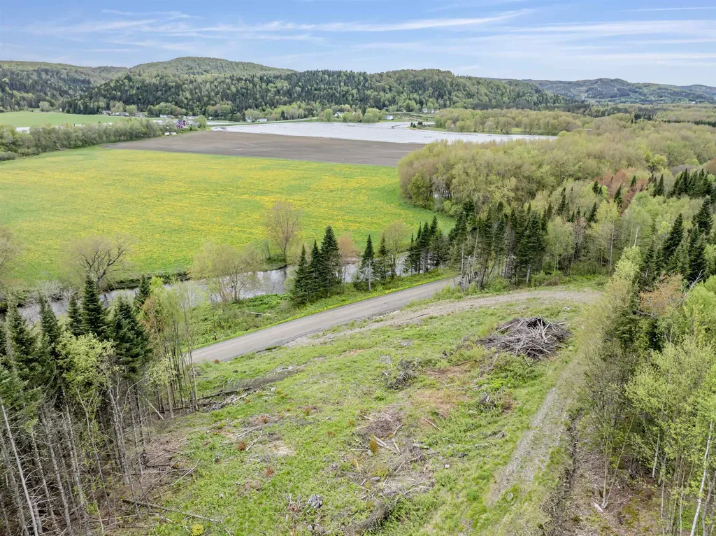 - Halls Stream Road Pittsburg NH 03592