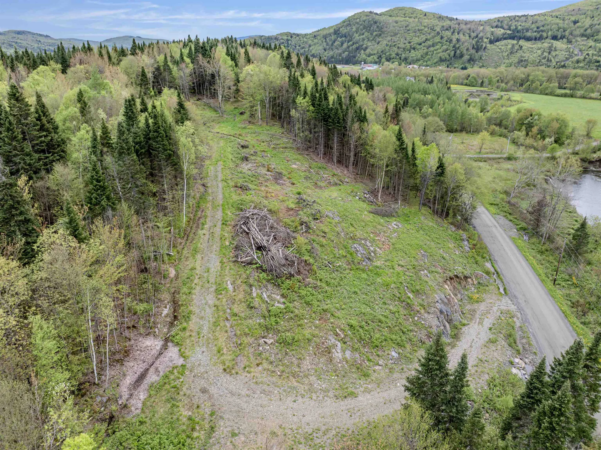 - Halls Stream Road Pittsburg NH 03592