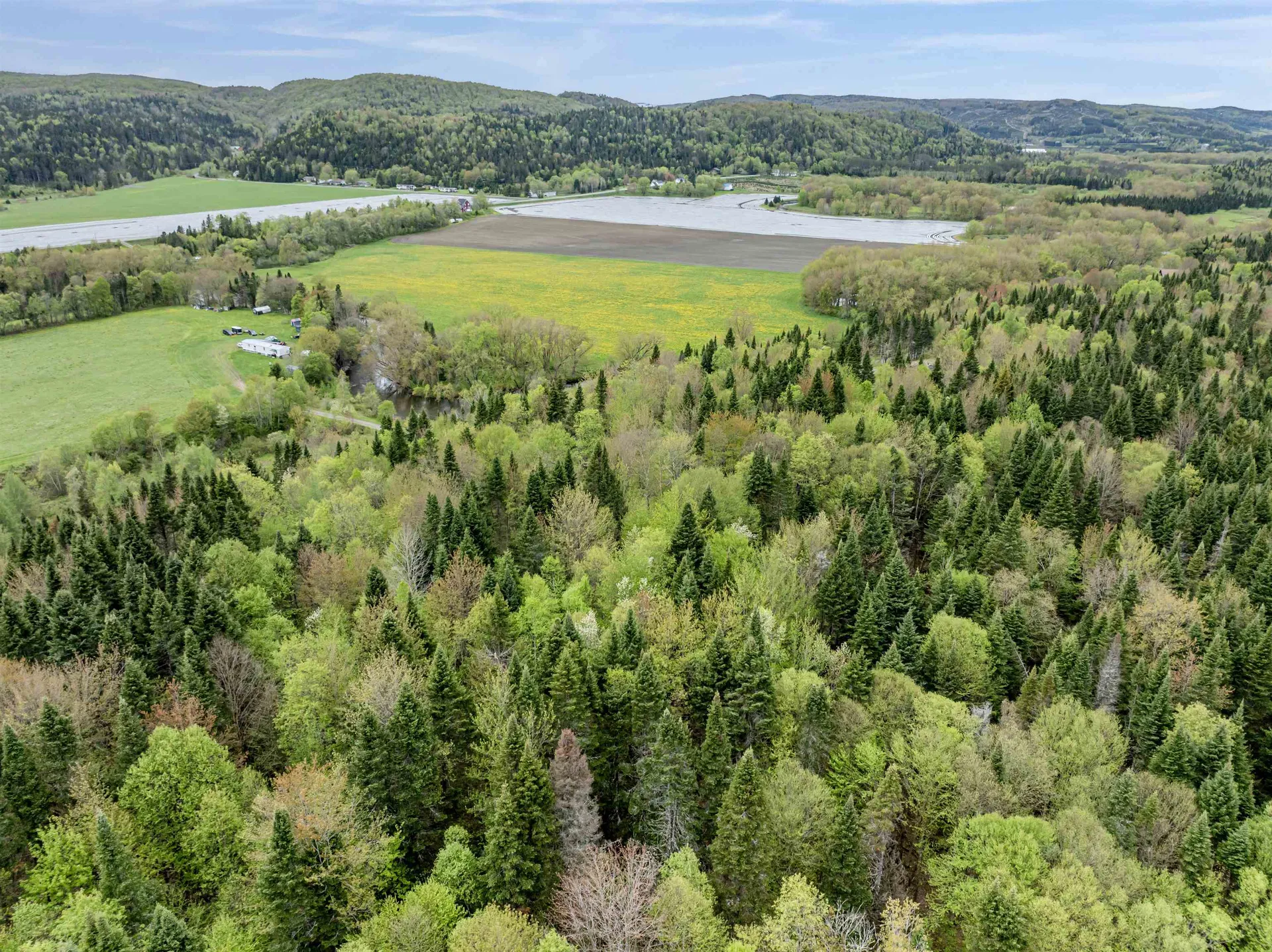 - Halls Stream Road Pittsburg NH 03592