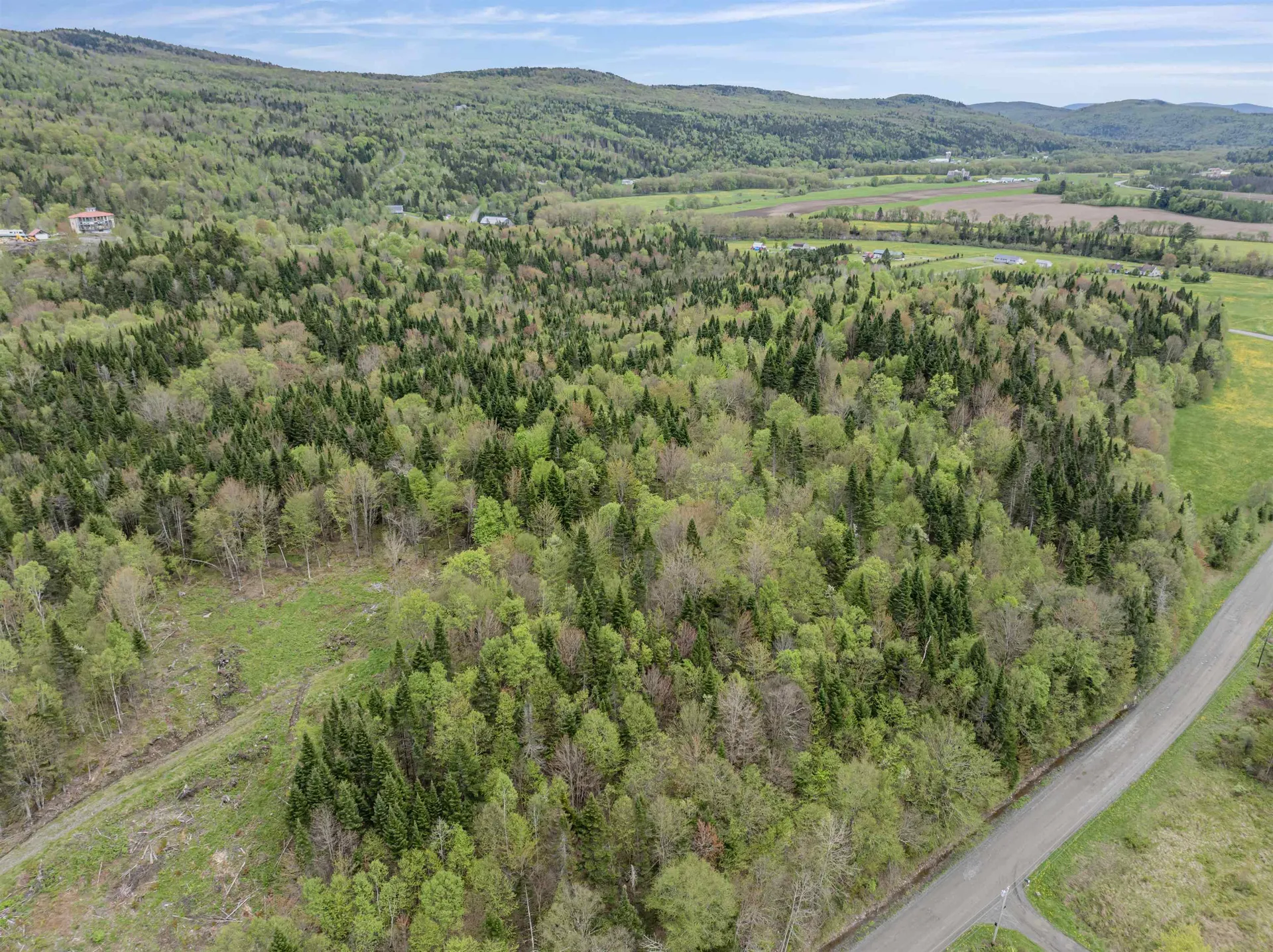 - Halls Stream Road Pittsburg NH 03592