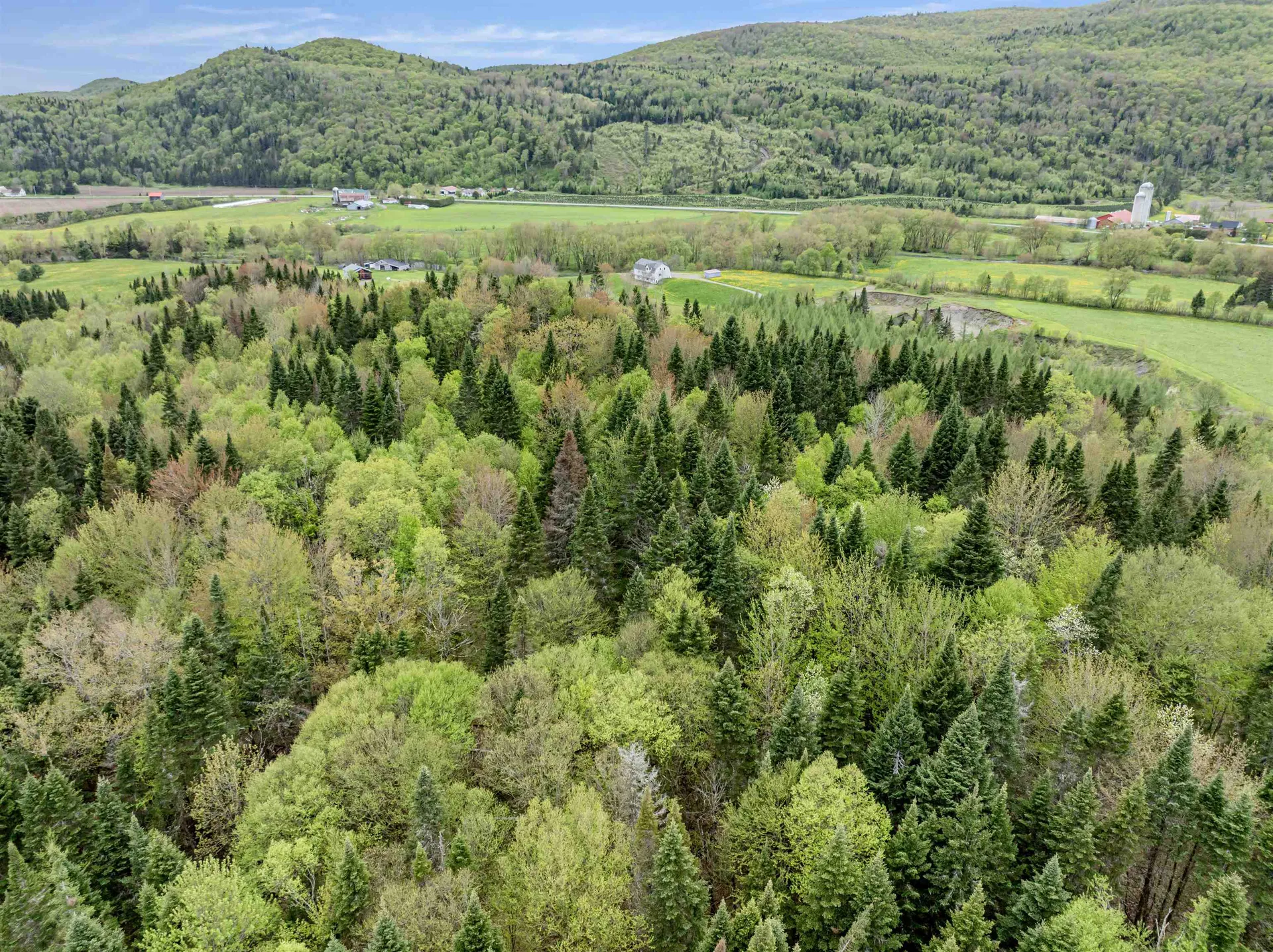 - Halls Stream Road Pittsburg NH 03592