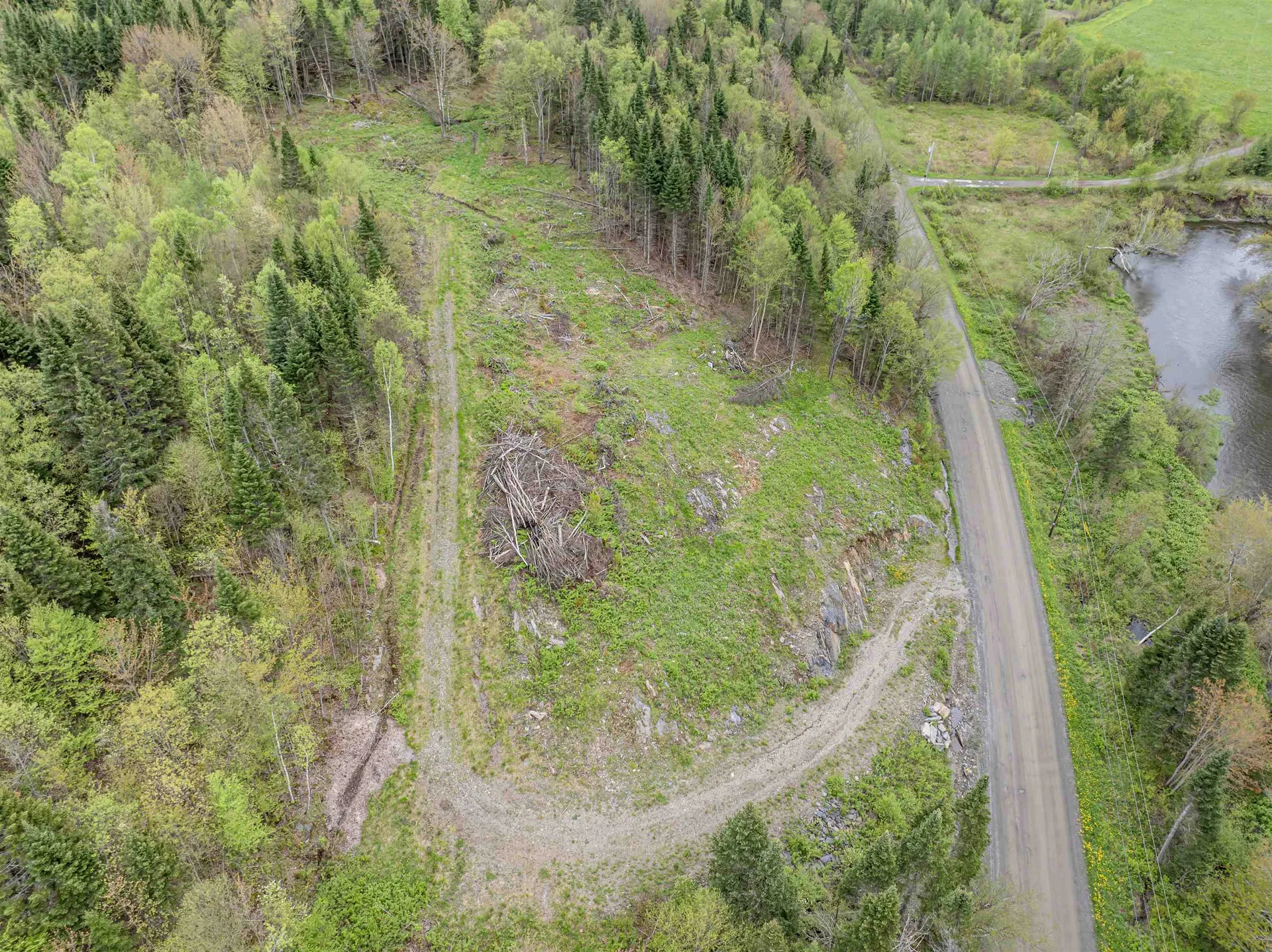 - Halls Stream Road Pittsburg NH 03592