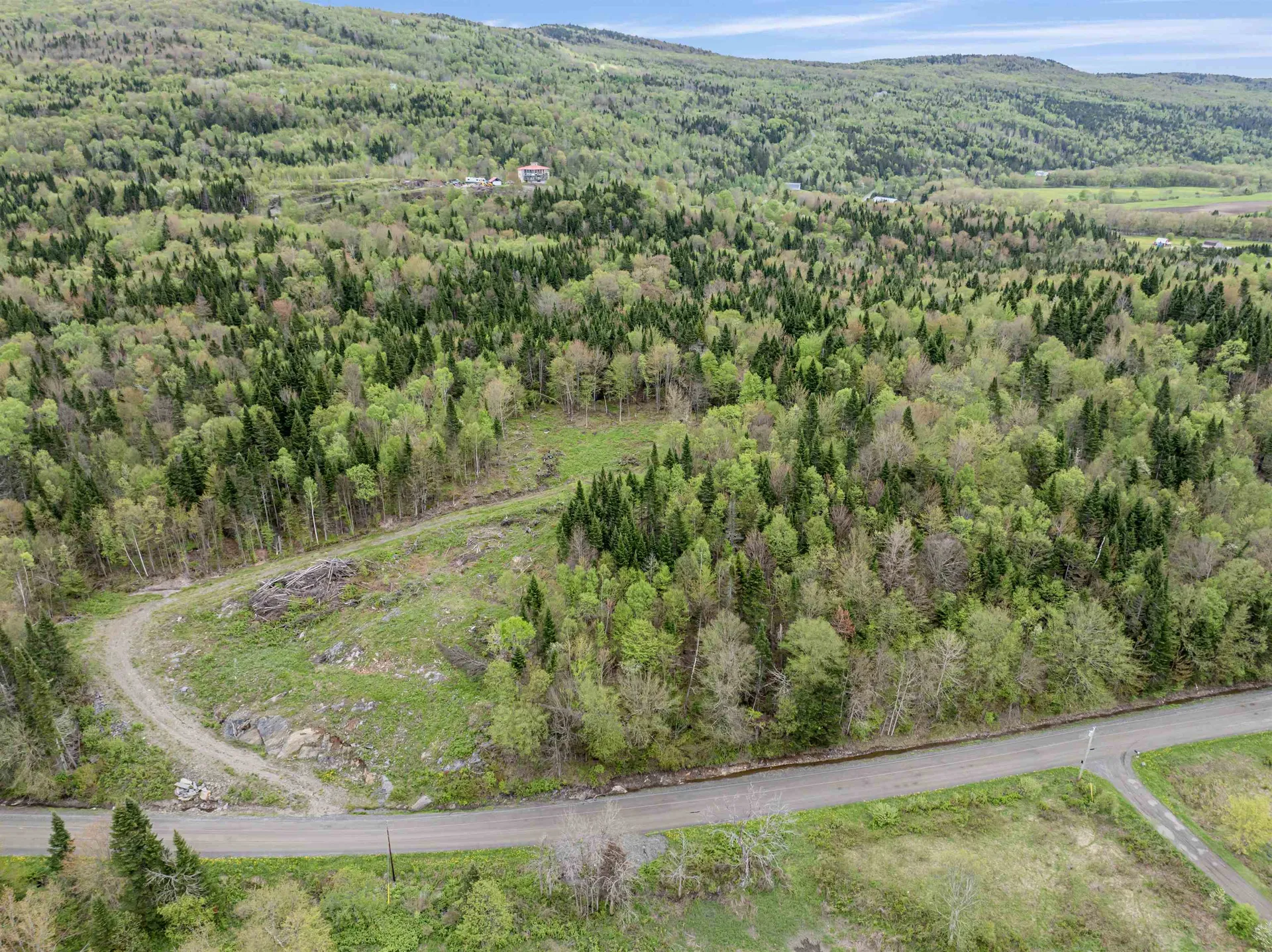 - Halls Stream Road Pittsburg NH 03592