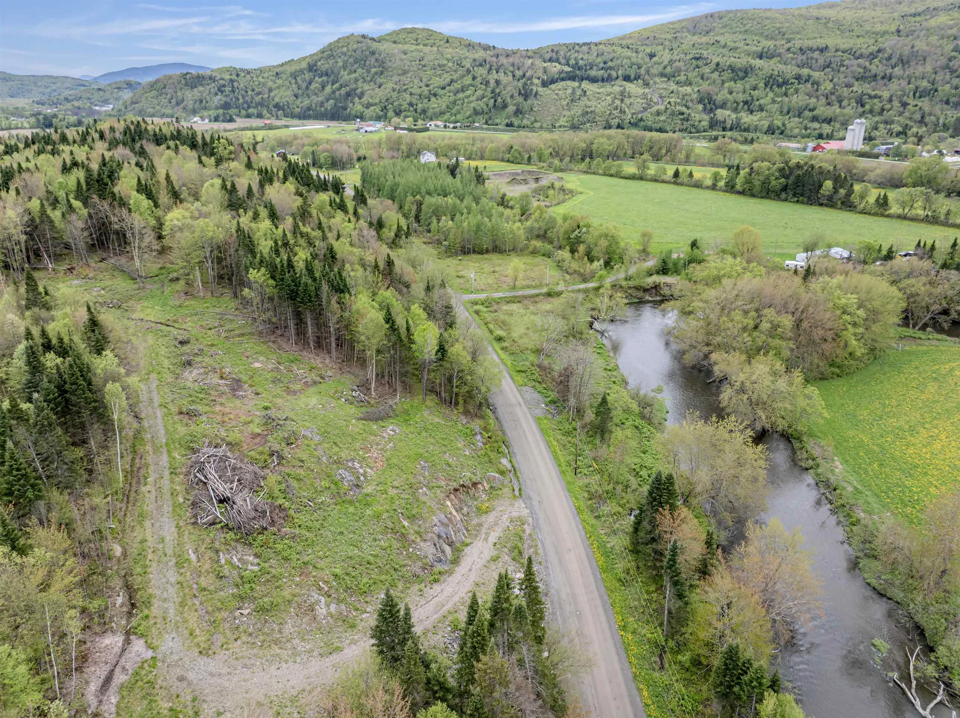 - Halls Stream Road Pittsburg NH 03592