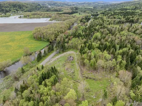 - Halls Stream Road Pittsburg NH 03592