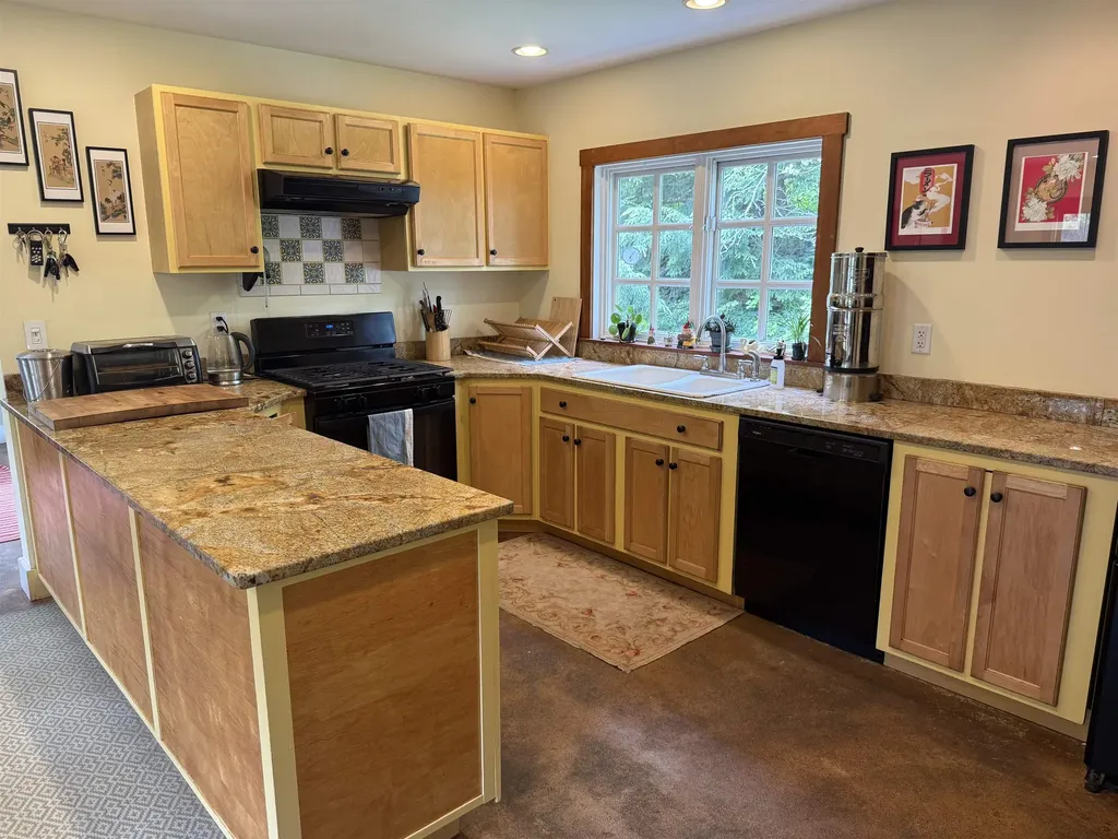 28 Greenleaf Street Brattleboro VT 05301