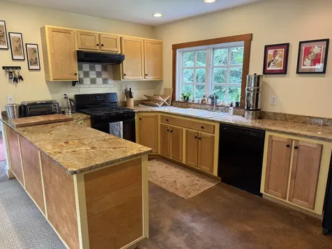 28 Greenleaf Street Brattleboro VT 05301