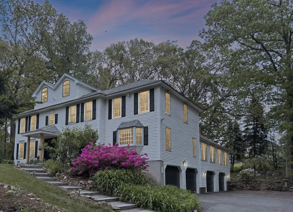 4 Rockwood Lane Londonderry NH 03053