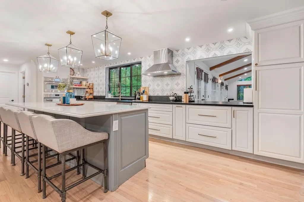 4 Rockwood Lane Londonderry NH 03053