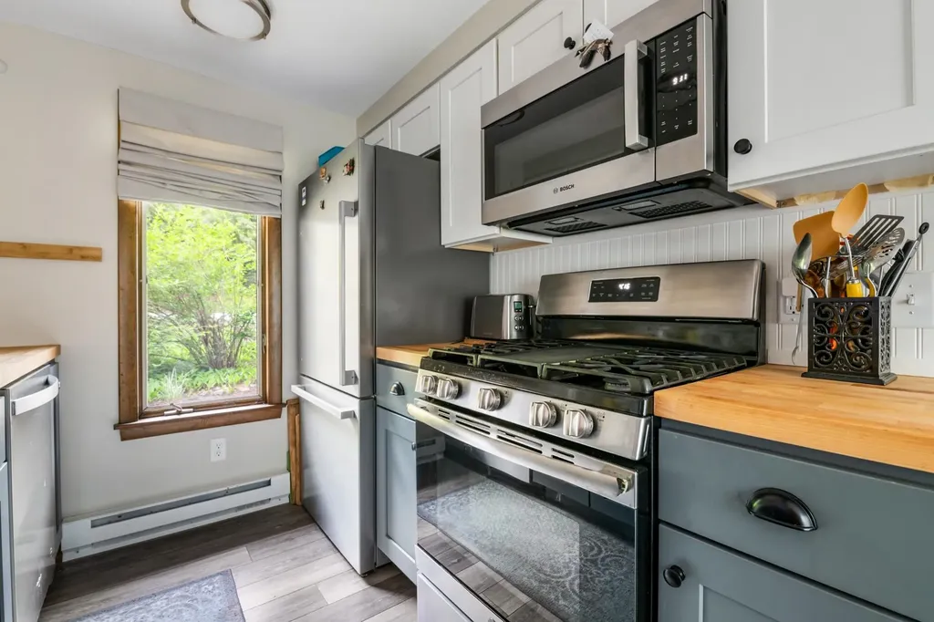 21 Pleasant Drive Grantham NH 03753