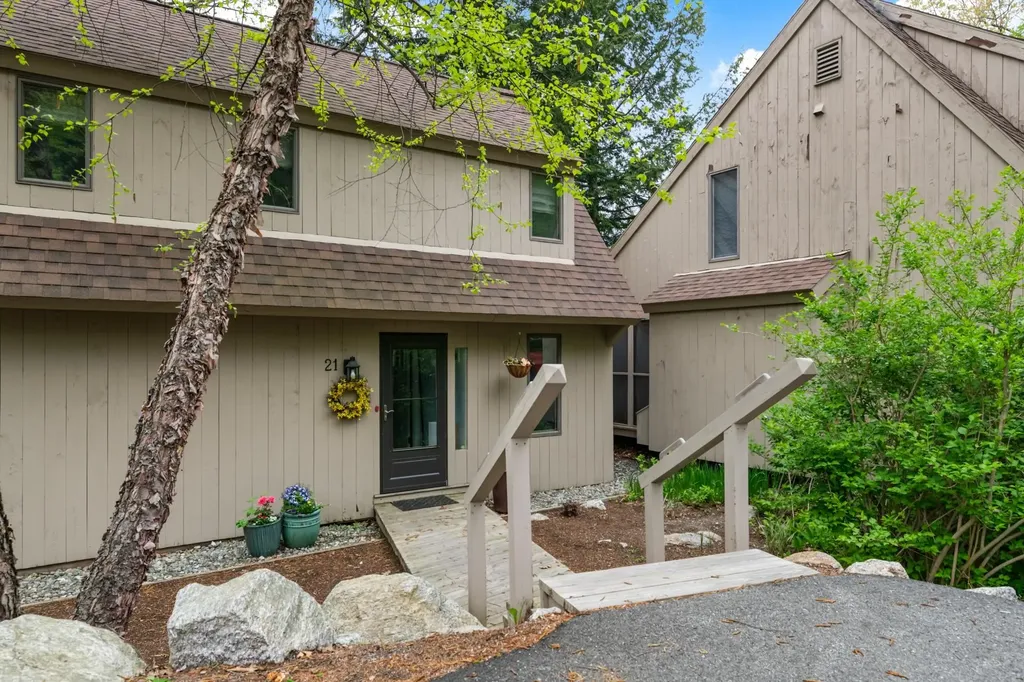 21 Pleasant Drive Grantham NH 03753