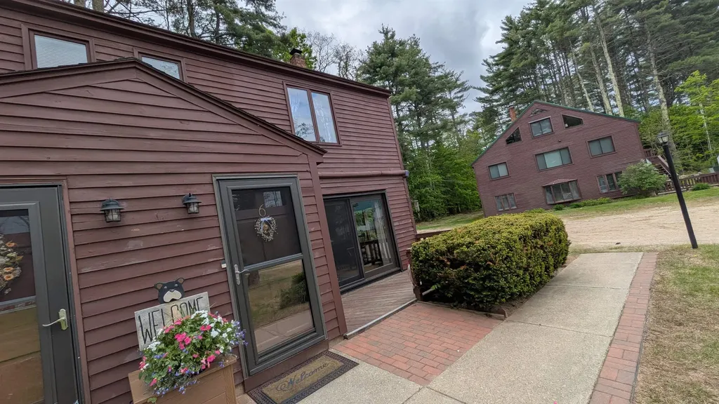 1014 W Side Road Conway NH 03860