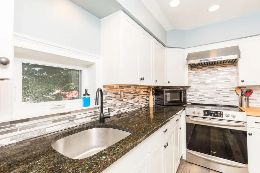 112 Cass Street Portsmouth NH 03801