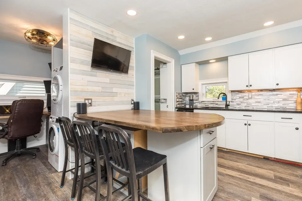 112 Cass Street Portsmouth NH 03801