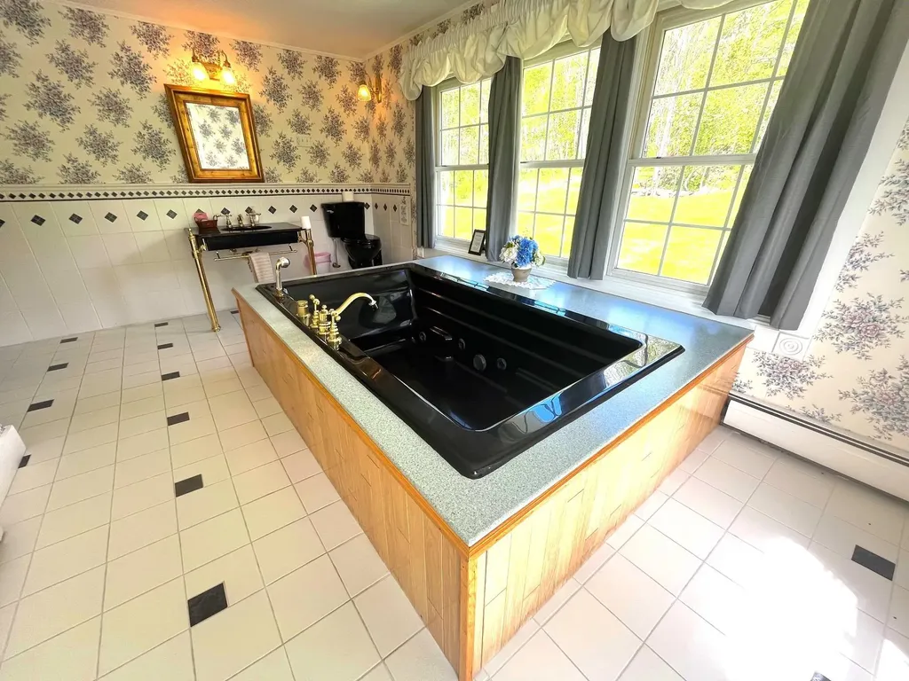 959 Presidential Highway Jefferson NH 03583