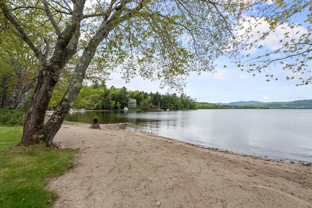 1 Mayhew Turnpike Bridgewater NH 03222