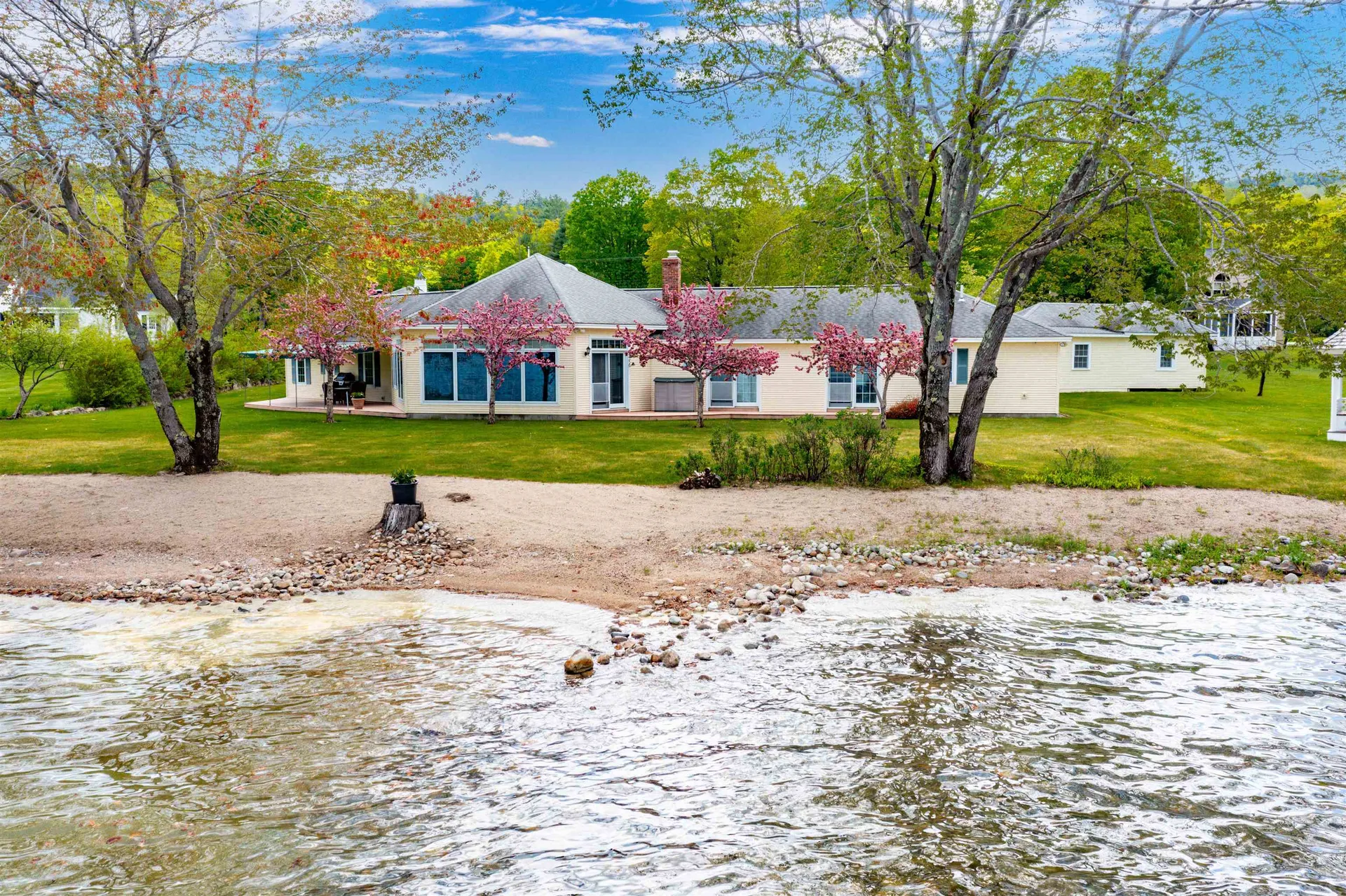 1 Mayhew Turnpike Bridgewater NH 03222