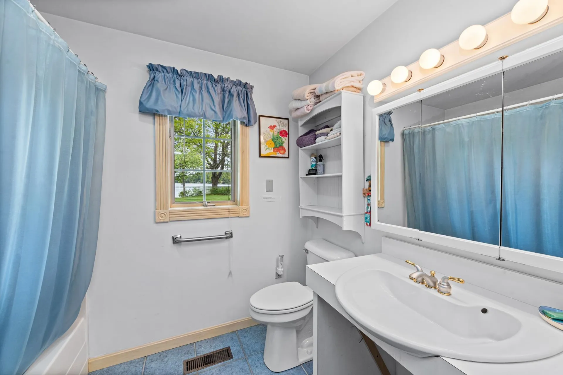 1 Mayhew Turnpike Bridgewater NH 03222